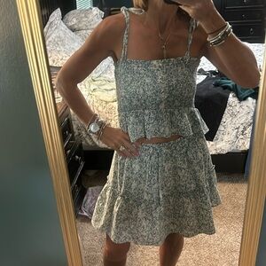 Ditzy floral two piece set Sz L